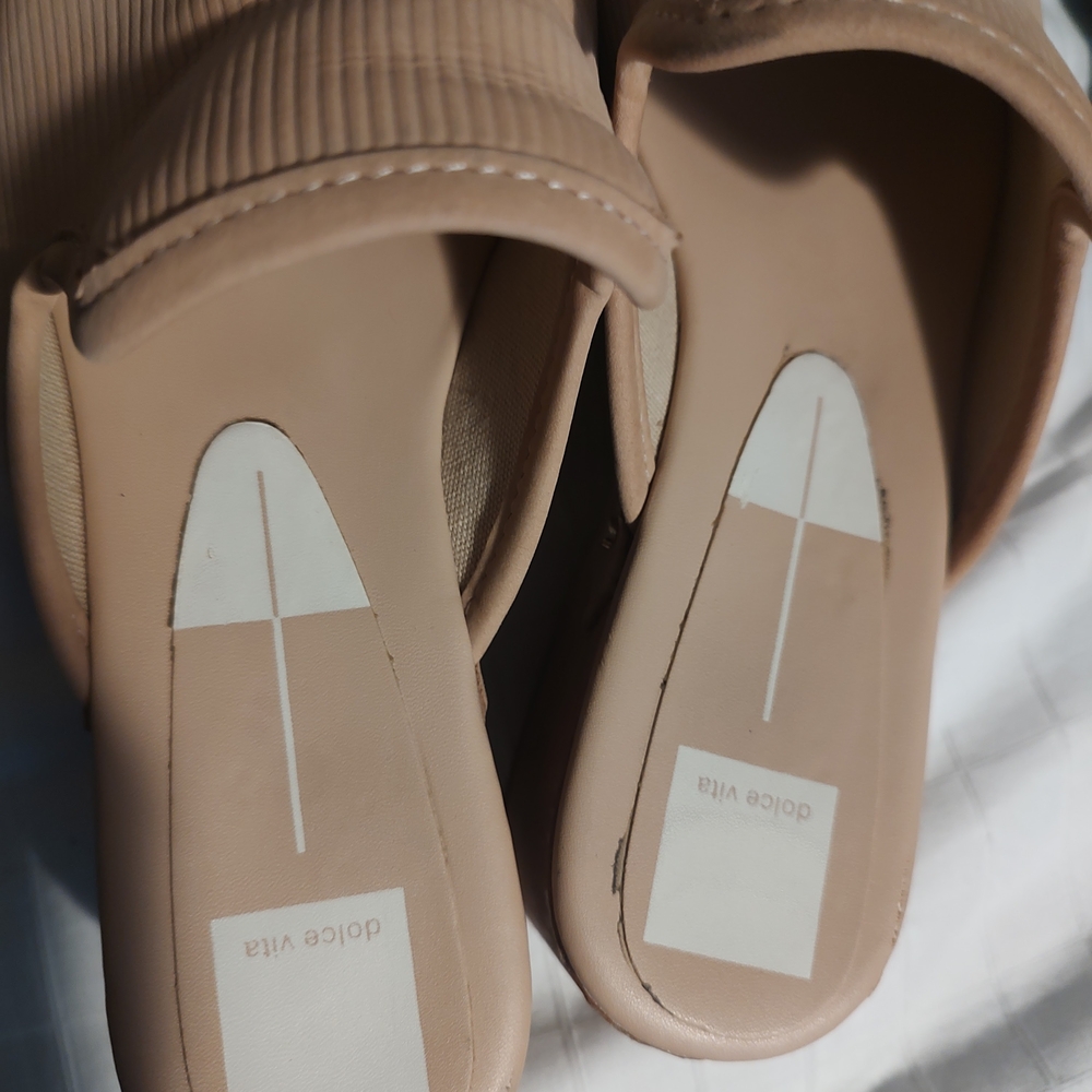 Dolce Vita Women's Tan Slide Sandals